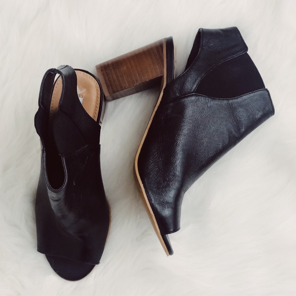 Steve Madden Booties 🍒